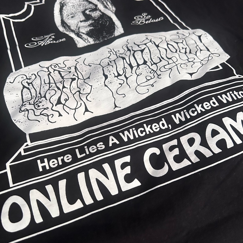 DILARA / Online Ceramics Black Graphic T-Shirt - Picture 3 of 4